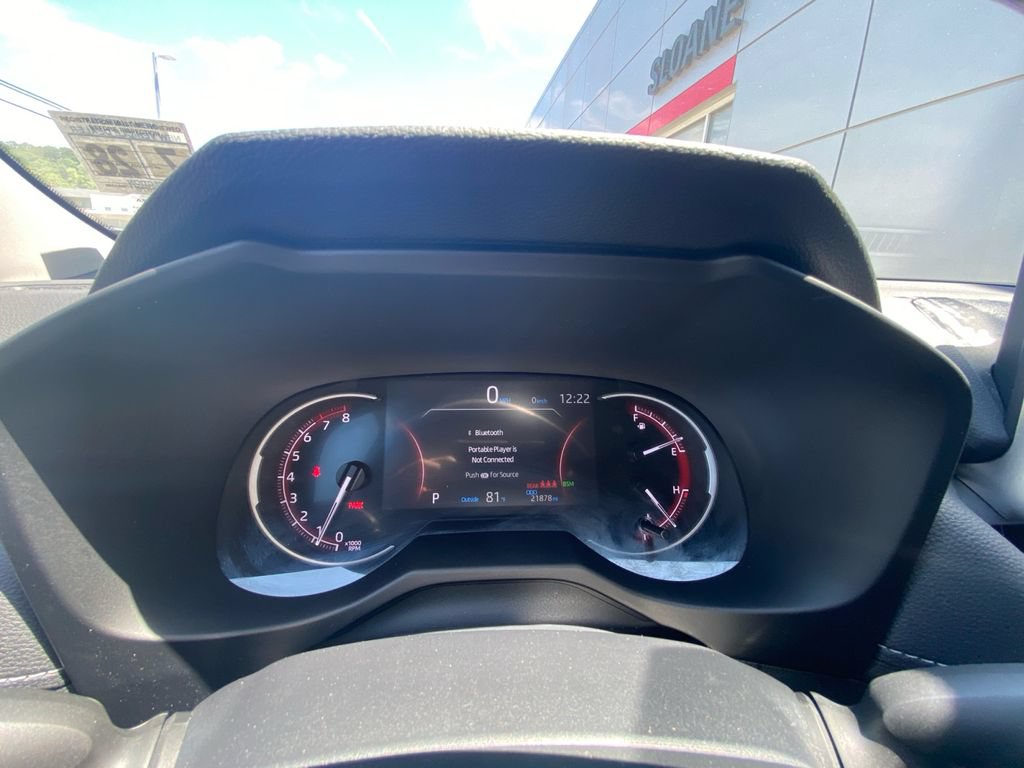 Used 2023 Toyota RAV4 LE AWD/4WD image 16