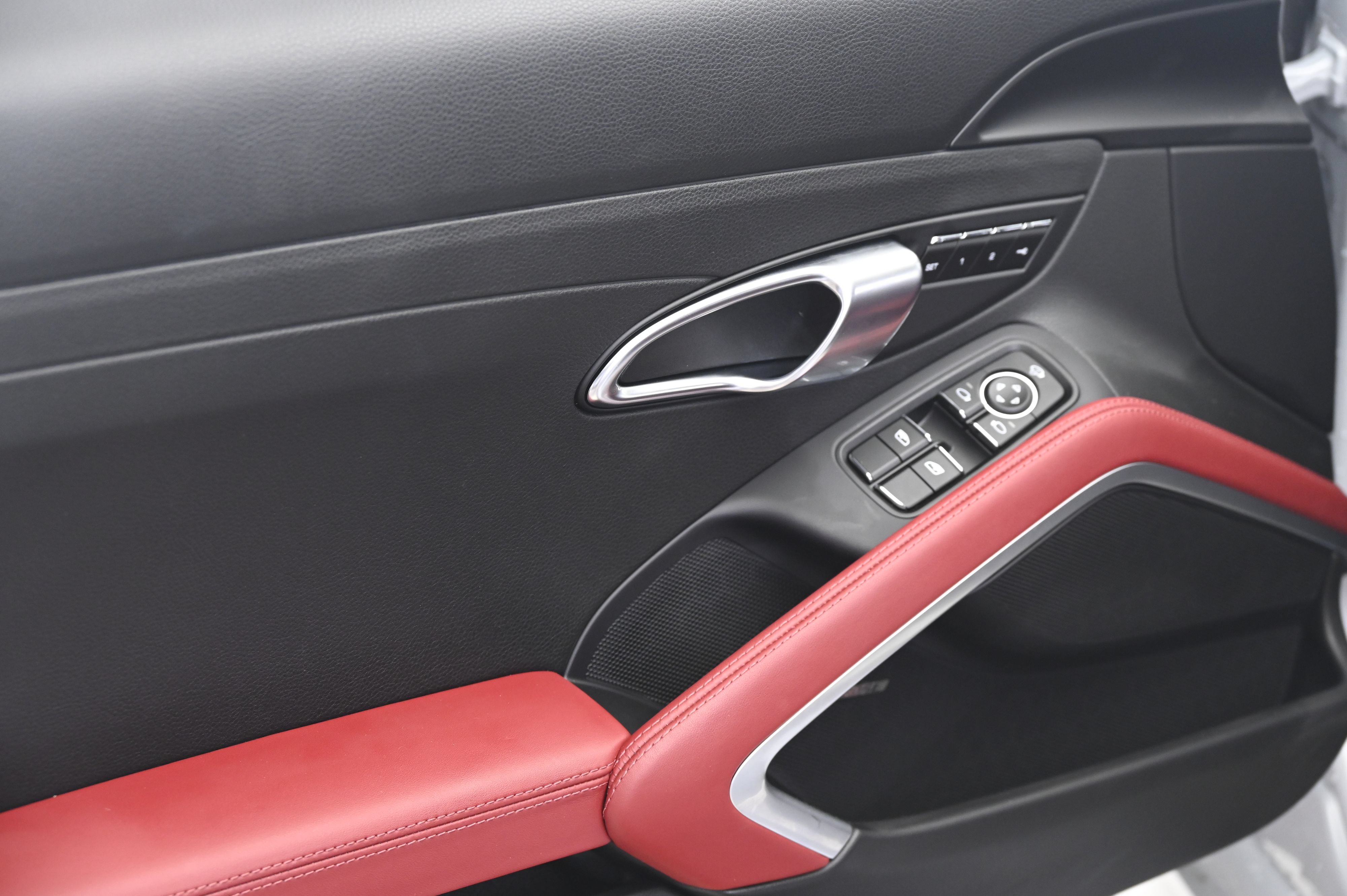 Certified 2024 Porsche 718 Cayman S RWD image 23