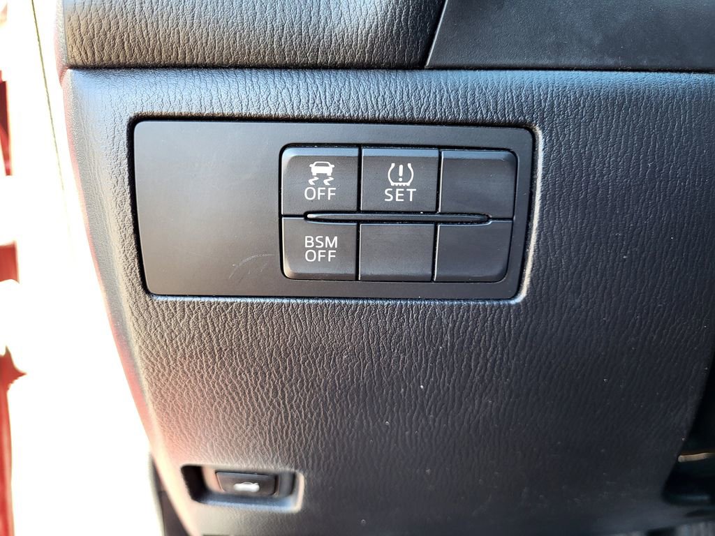 Used 2014 MAZDA MAZDA3 i Touring w/ Technology Package image 24