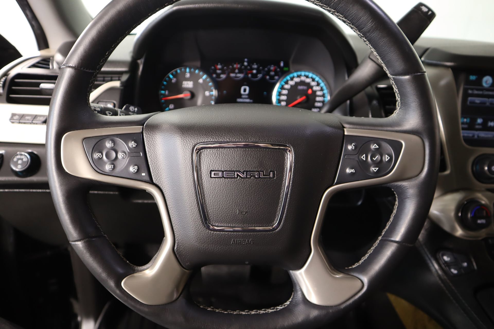 Used 2017 GMC Yukon Denali w/ Open Road Package image 3