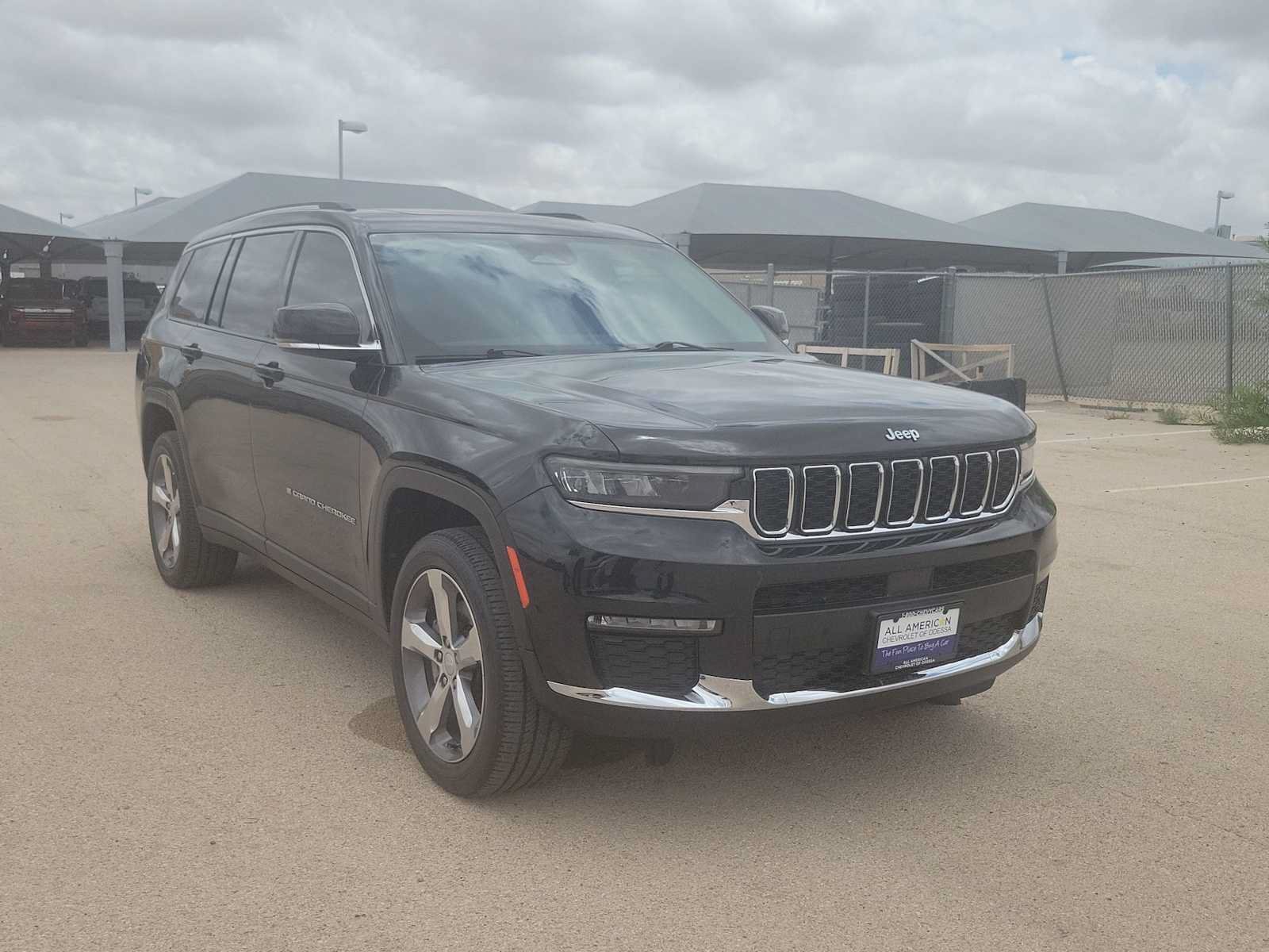 Used 2021 Jeep Grand Cherokee L Limited AWD/4WD image 2