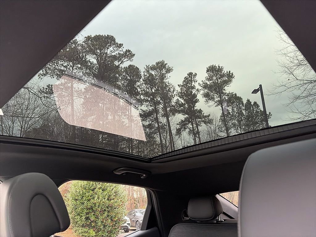 Used 2026 Genesis GV60 RWD image 8