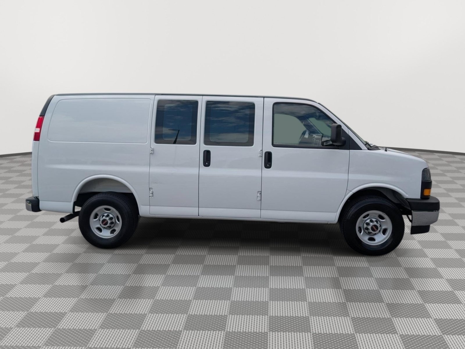 Used 2025 GMC Savana 2500 w/ Driver Convenience Package RWD image 6