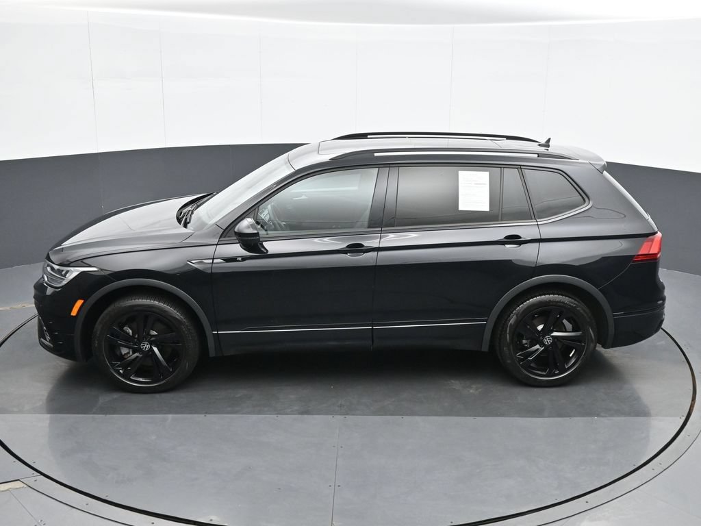 Used 2024 Volkswagen Tiguan SE R-Line AWD/4WD image 18