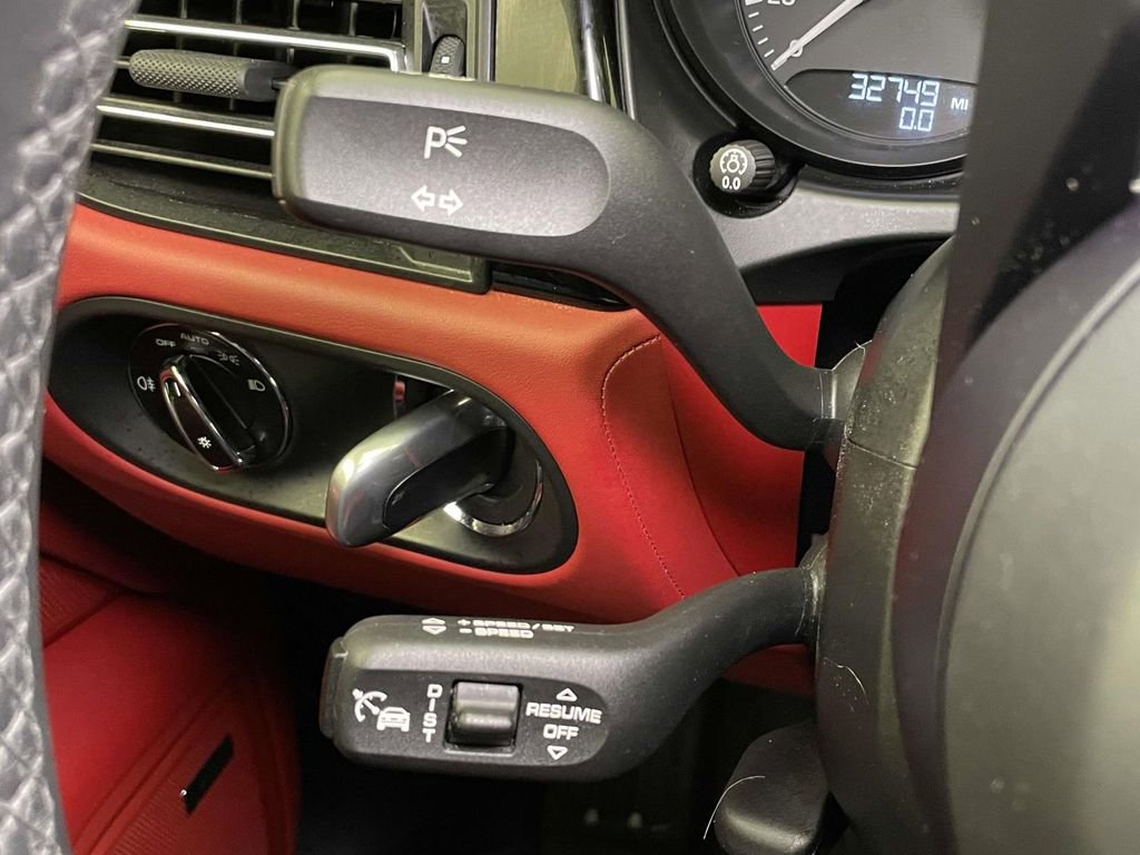 Used 2023 Porsche Macan image 42