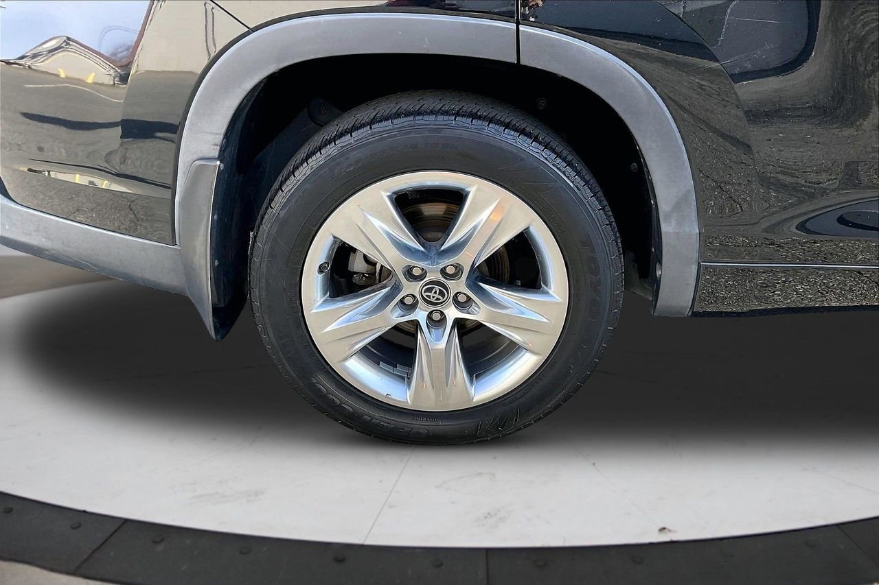 Used 2018 Toyota Highlander Limited image 39