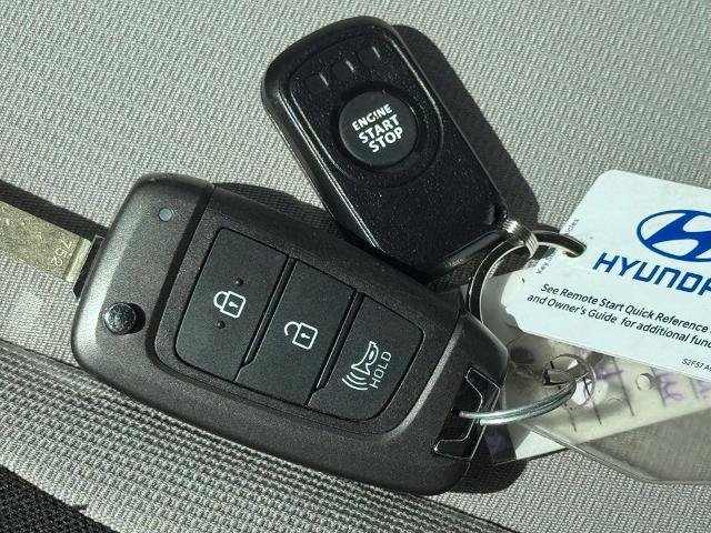 Used 2021 Hyundai Venue SEL w/ Cargo Package FWD image 35
