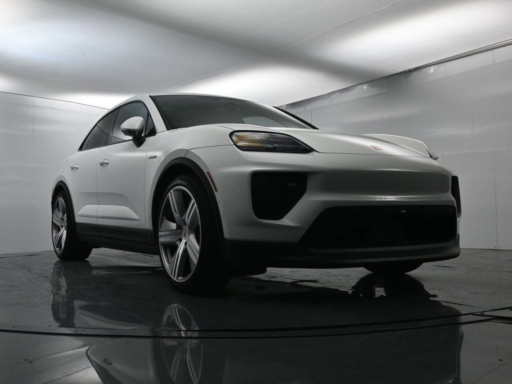 Certified 2025 Porsche Macan 4 Electric image 53