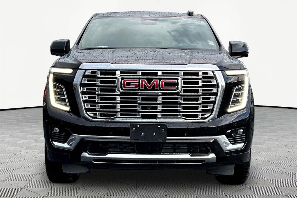 Used 2026 GMC Yukon Denali w/ Denali Reserve Package AWD/4WD image 2