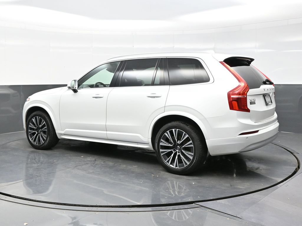 Used 2022 Volvo XC90 T6 Momentum w/ Climate Package AWD/4WD image 4