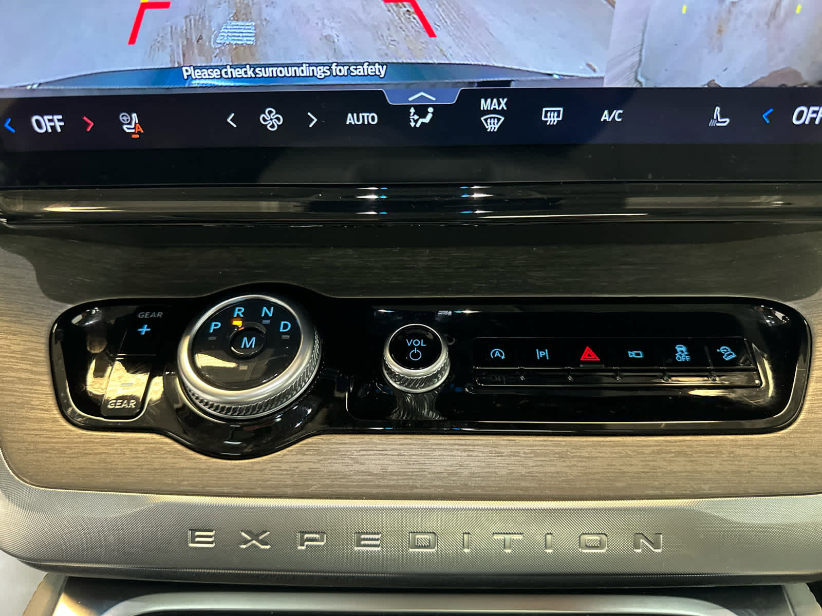 Used 2025 Ford Expedition Platinum image 20