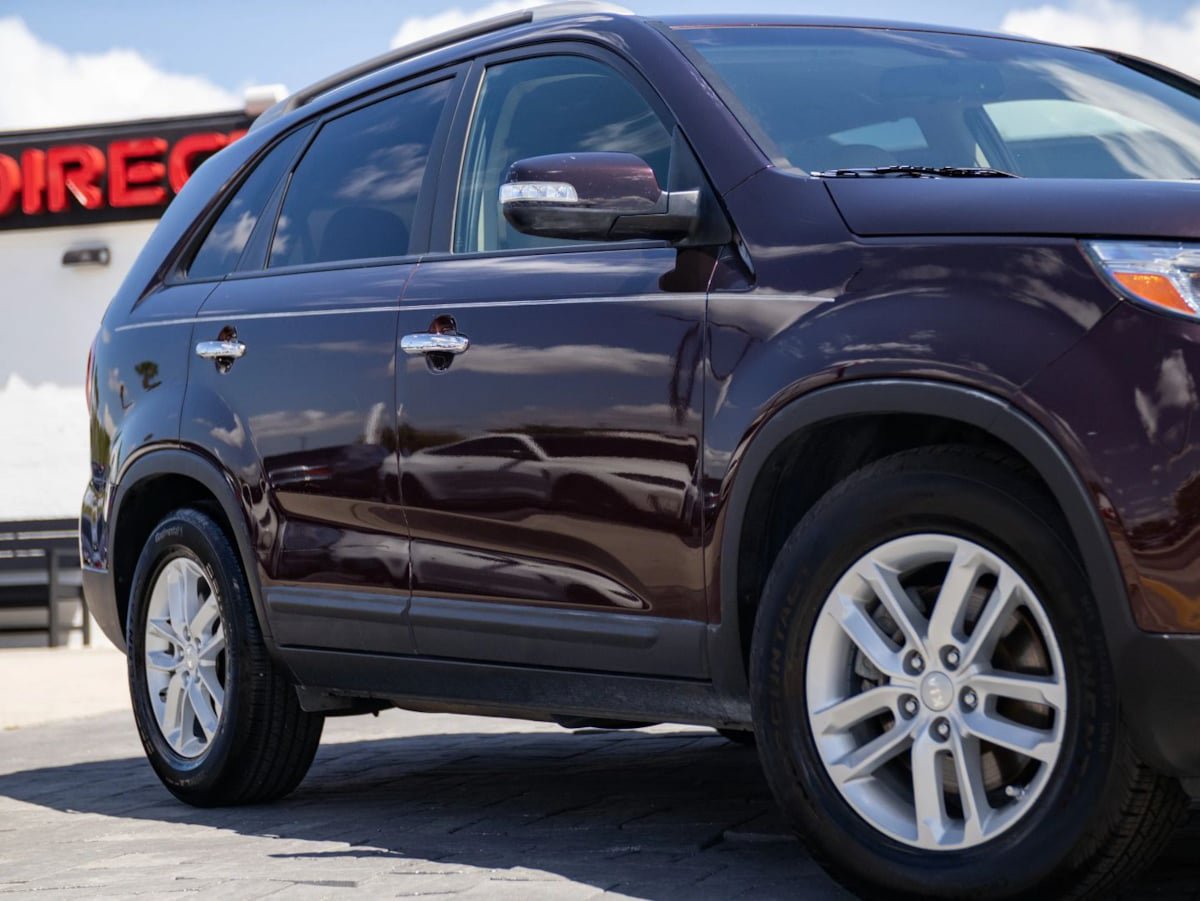Used 2014 Kia Sorento LX FWD image 2