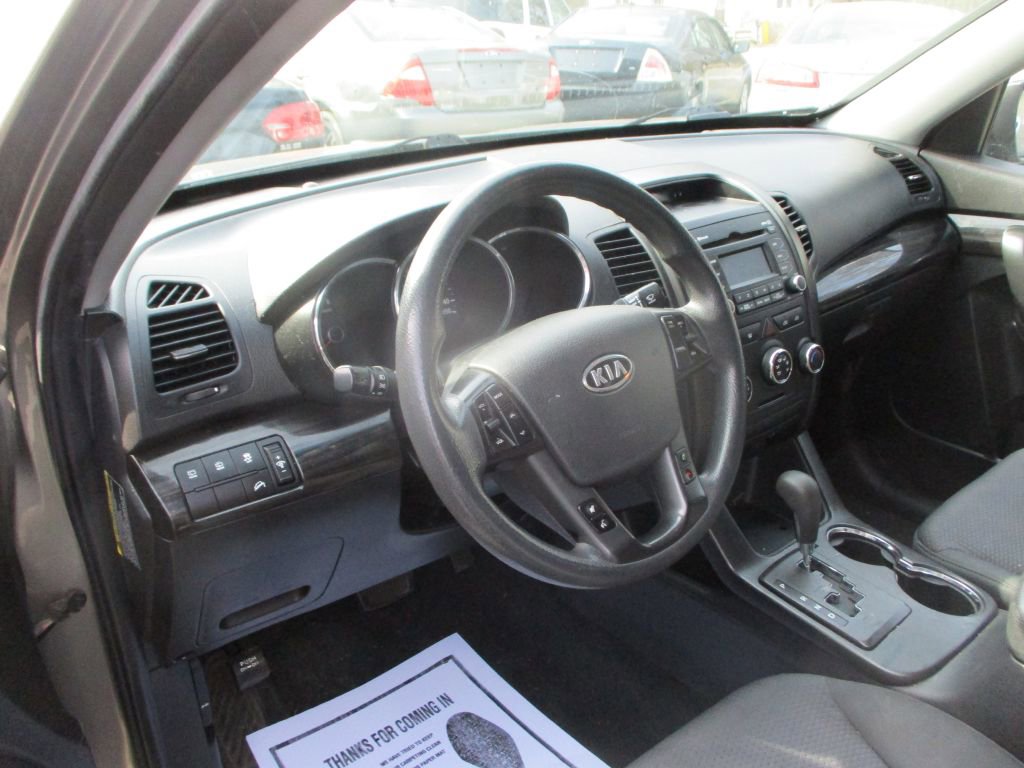 Used 2011 Kia Sorento 2WD image 9