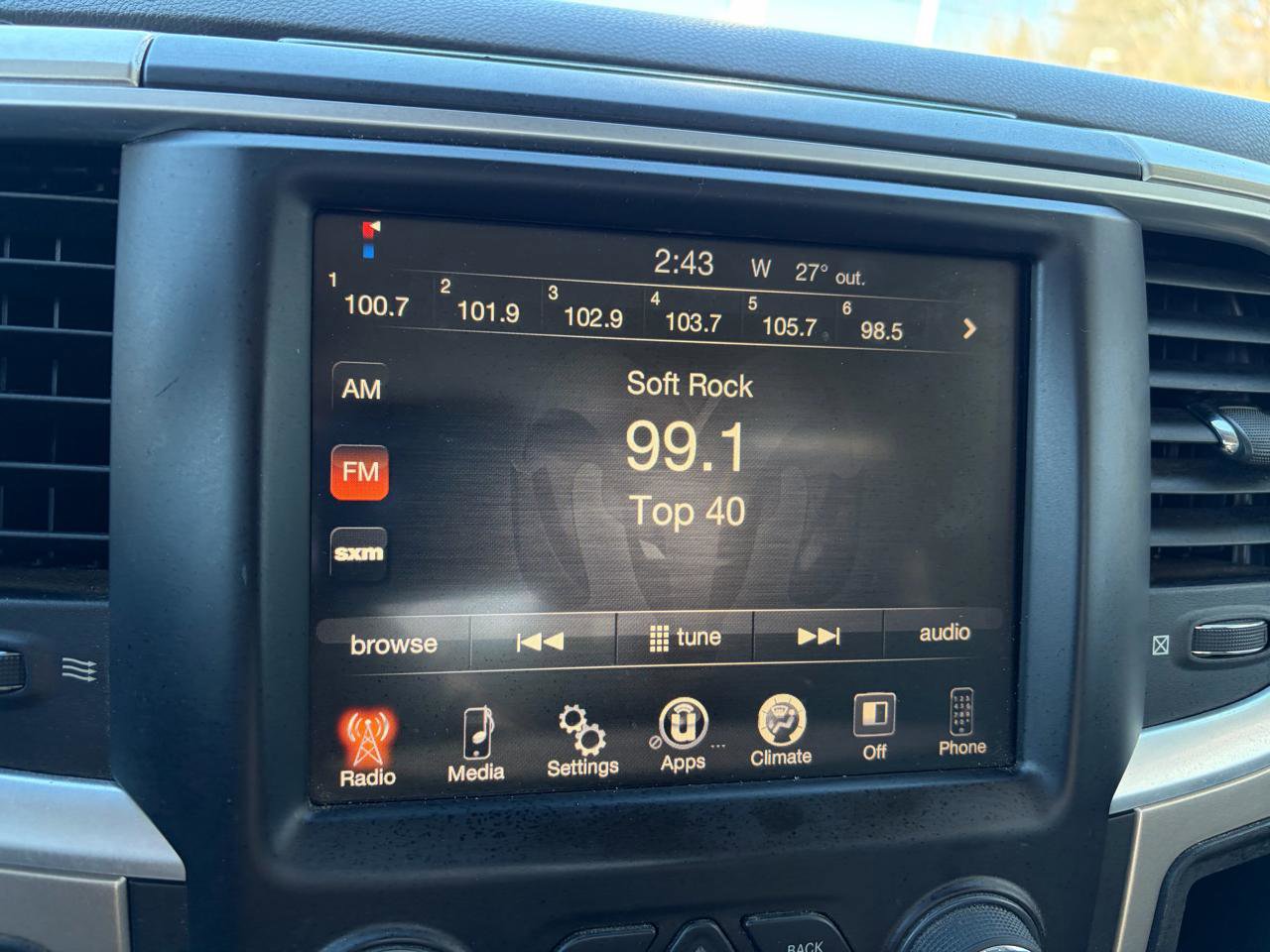 Used 2015 RAM 2500 SLT image 35