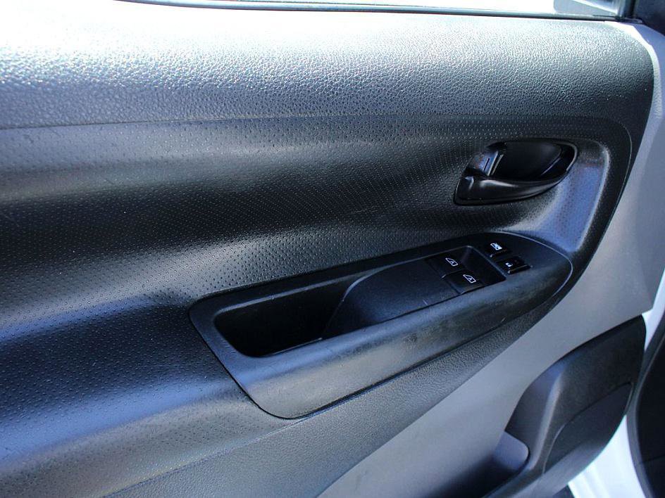 Used 2018 Nissan NV200 S image 8