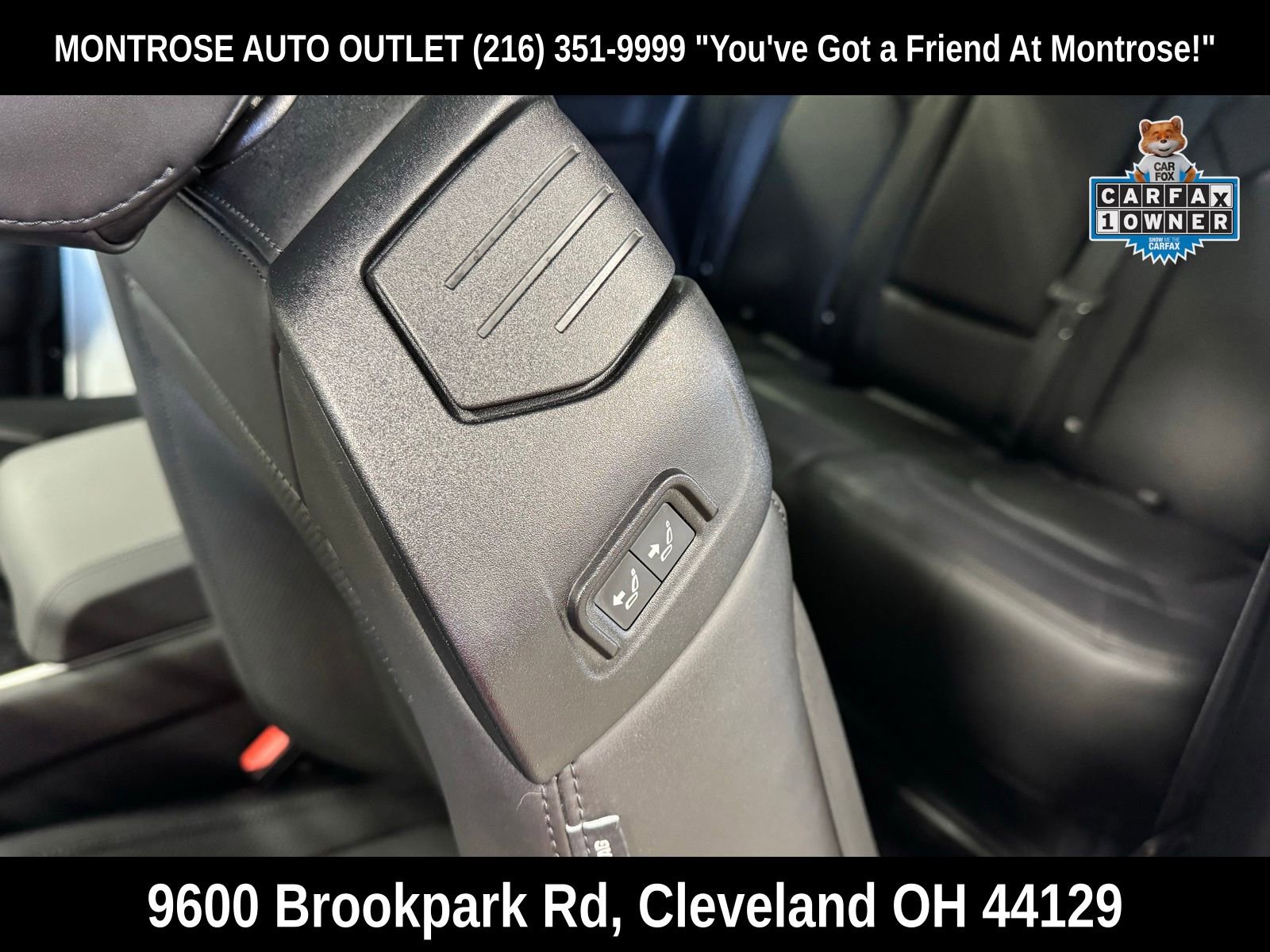 Used 2025 Land Rover Defender 90 X-Dynamic SE image 35