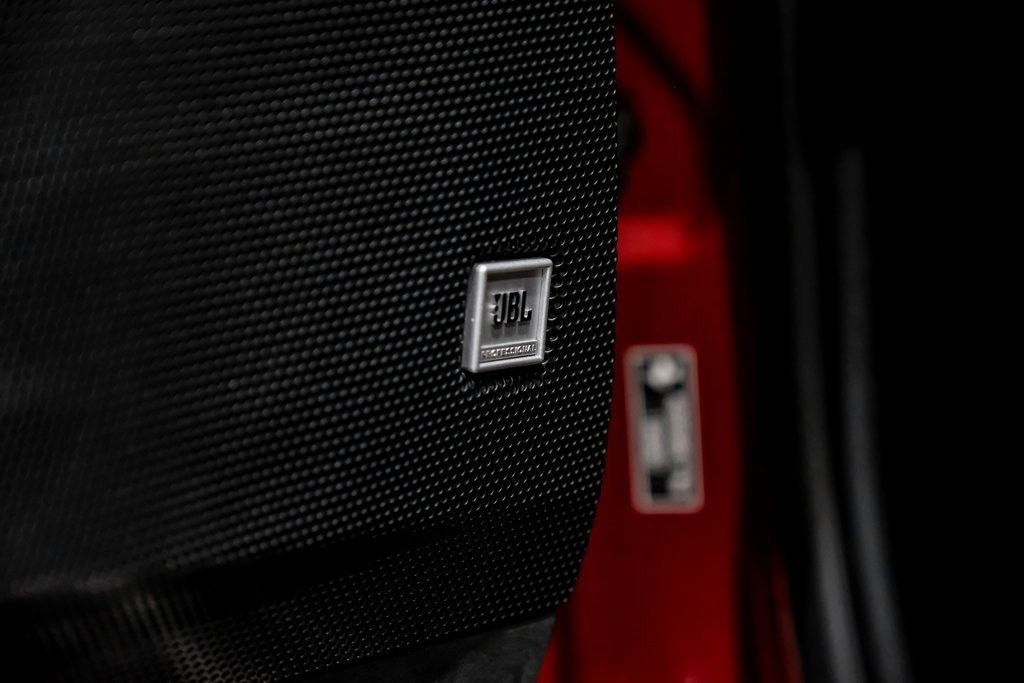 Used 2022 Ferrari SF90 Spider image 34