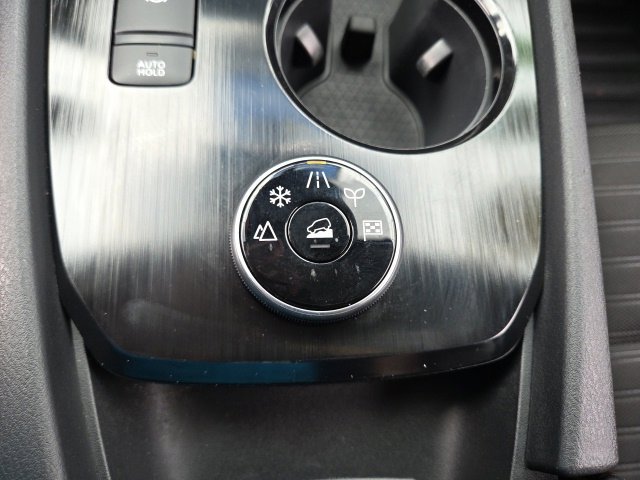 Used 2025 Nissan Rogue SV AWD/4WD image 10