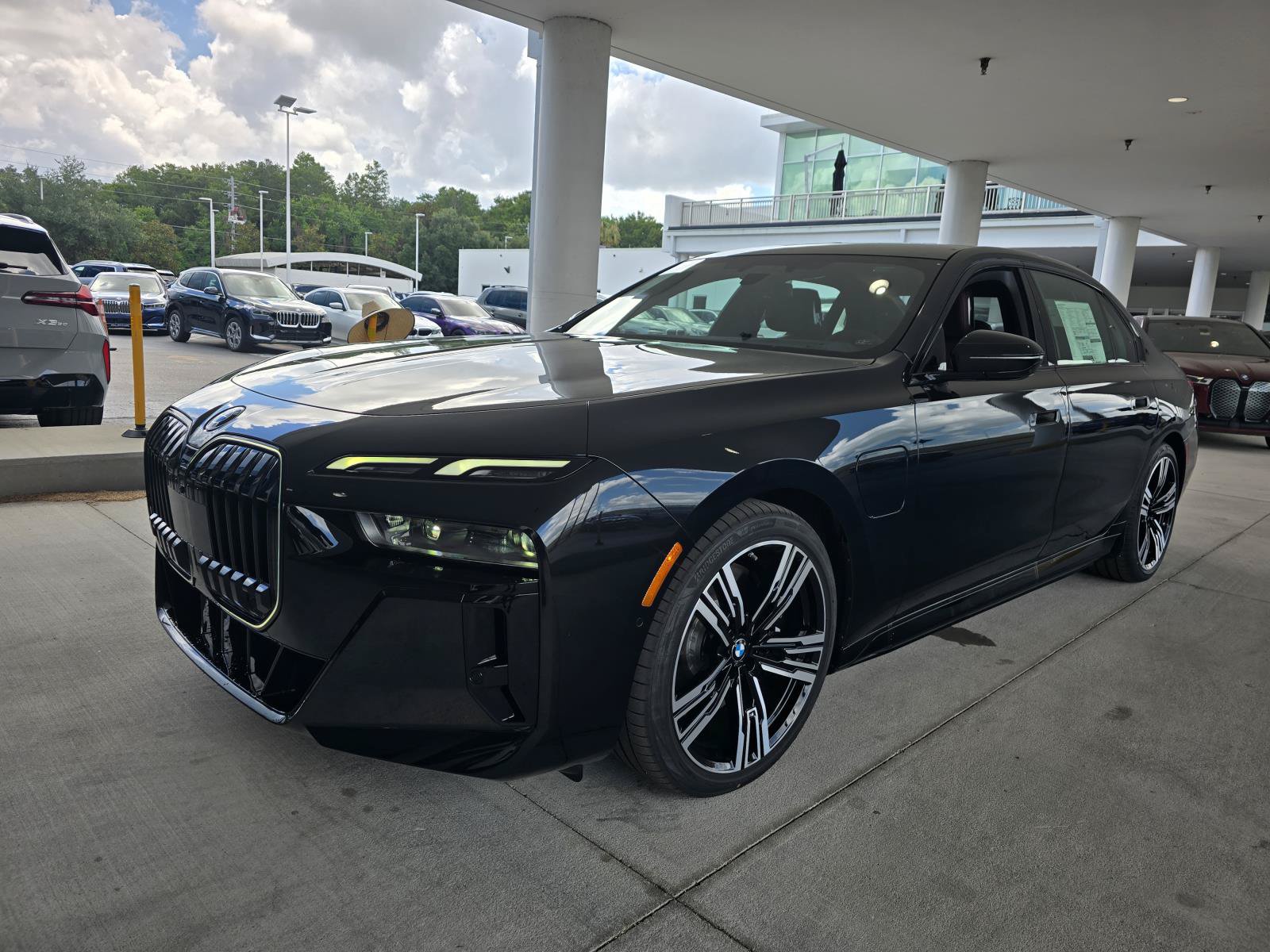 New 2026 BMW 750e xDrive AWD/4WD image 7