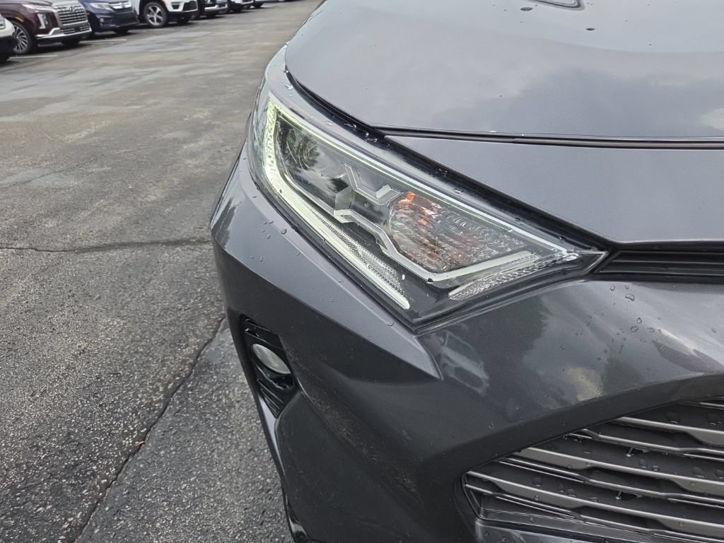 Used 2019 Toyota RAV4 XSE w/ XSE Weather Package AWD/4WD image 14