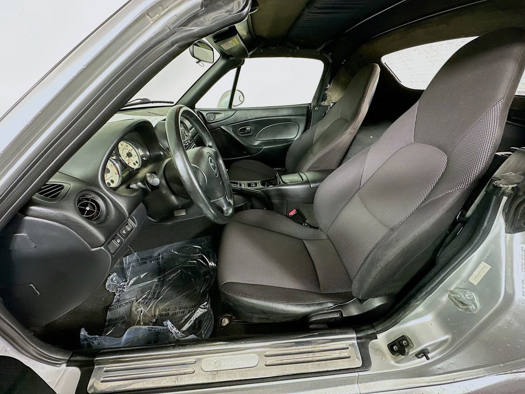 Used 2001 MAZDA MX-5 Miata image 25