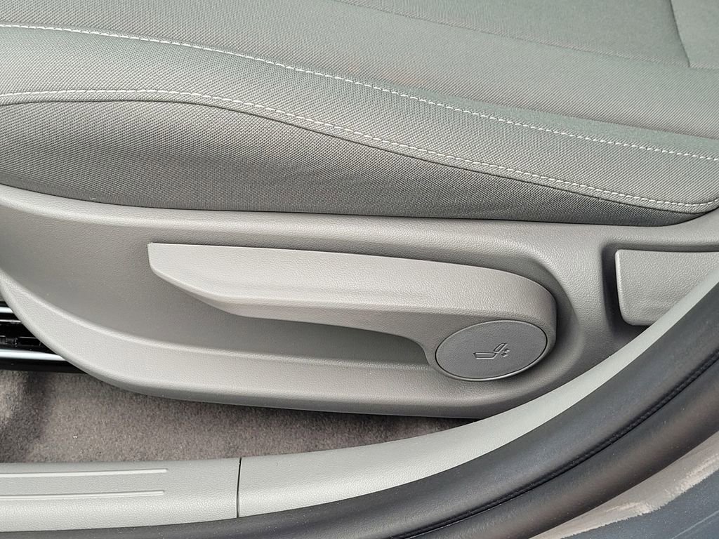 New 2026 Hyundai Elantra Sport image 12