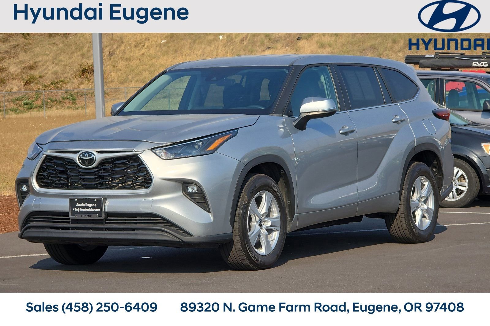 Used 2024 Toyota Highlander LE FWD image 9