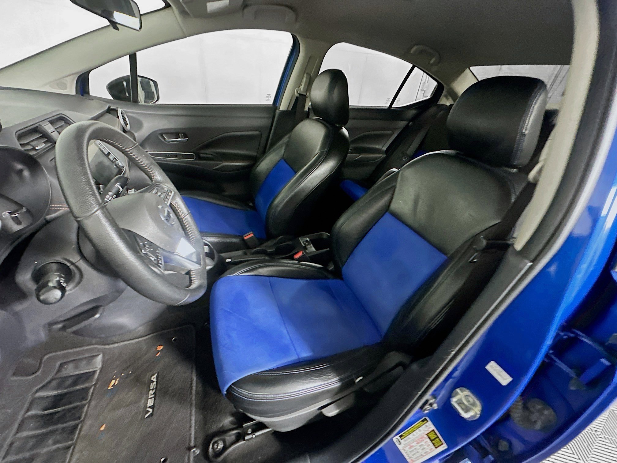 Used 2020 Nissan Versa SR w/ Convenience Package FWD image 13