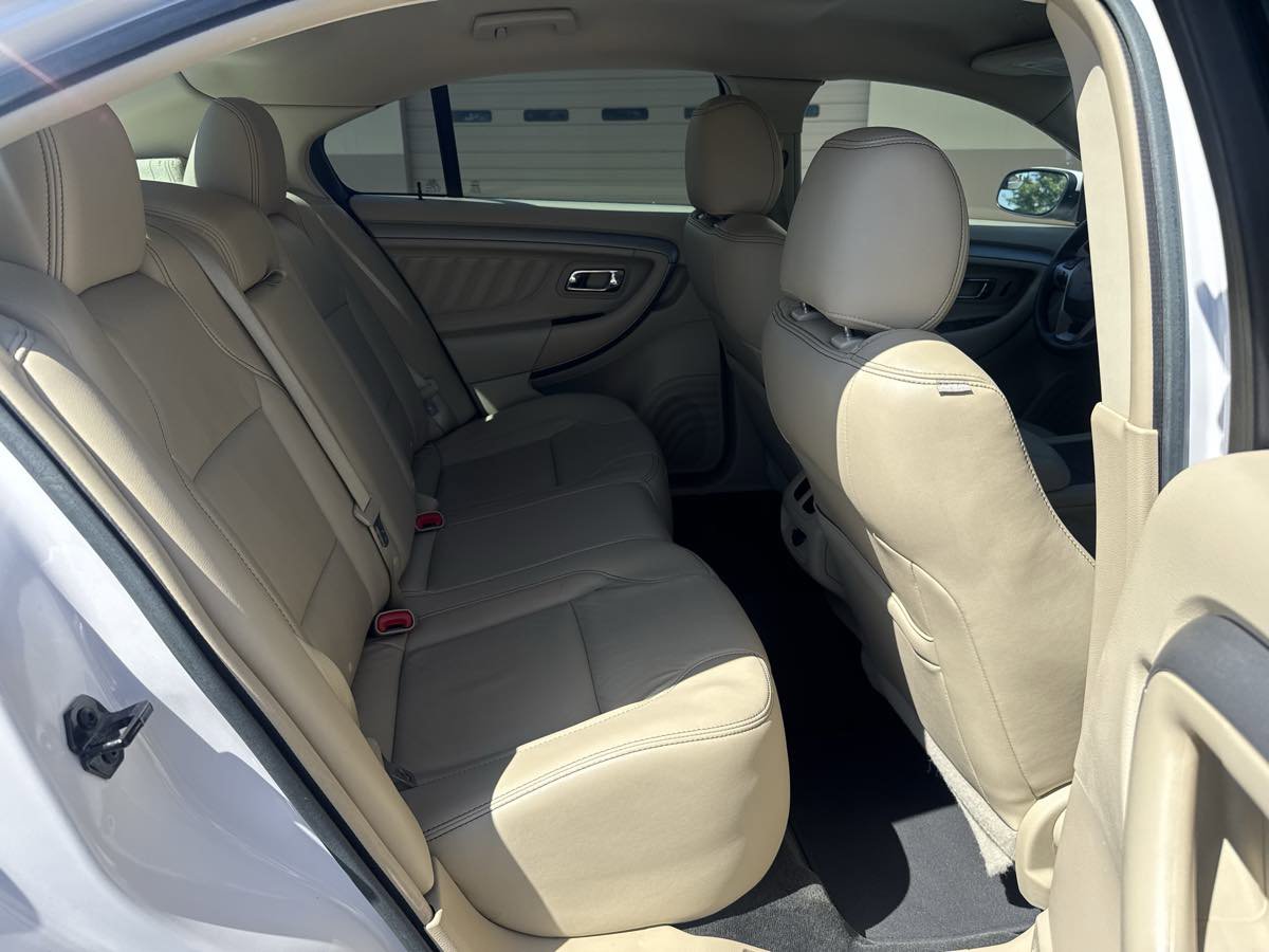 Used 2016 Ford Taurus SEL w/ Equipment Group 201A image 21