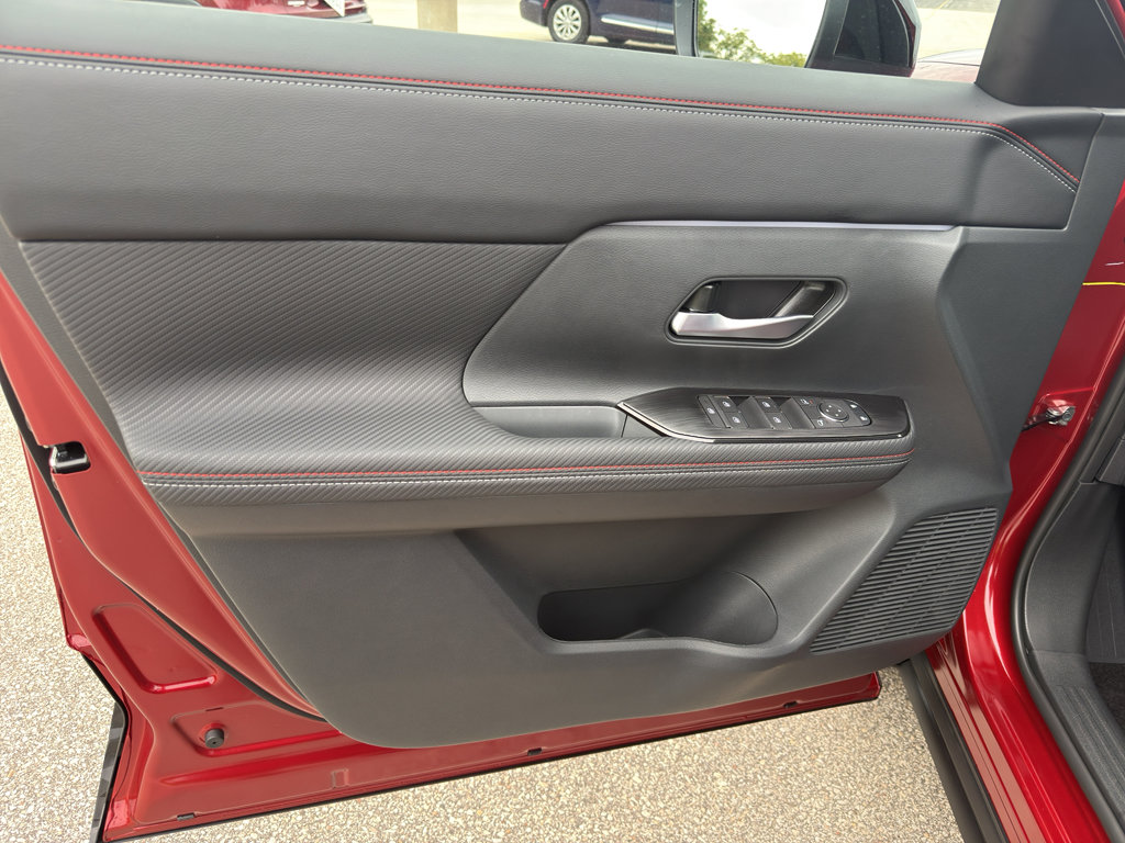 New 2026 Nissan Kicks SR w/ Cold Weather Package image 13