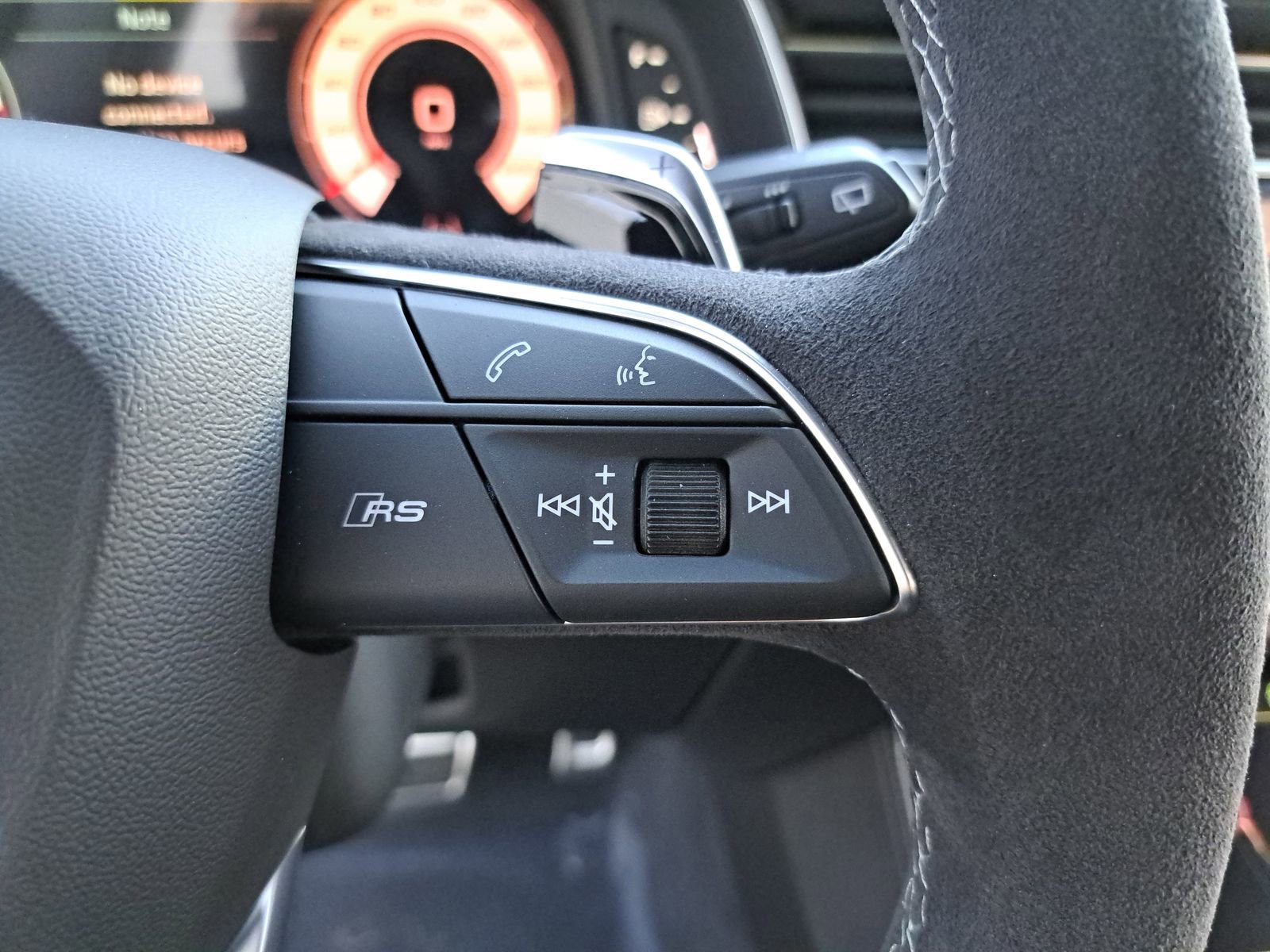 New 2025 Audi RS Q8 performance image 18