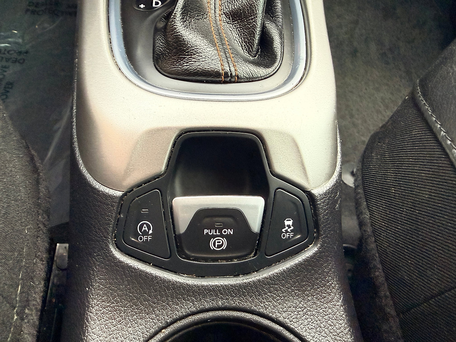 Used 2019 Jeep Compass Latitude w/ Cold Weather Group AWD/4WD image 16