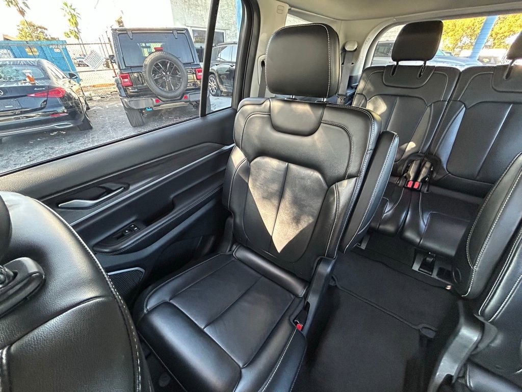 Used 2021 Jeep Grand Cherokee L Limited image 12