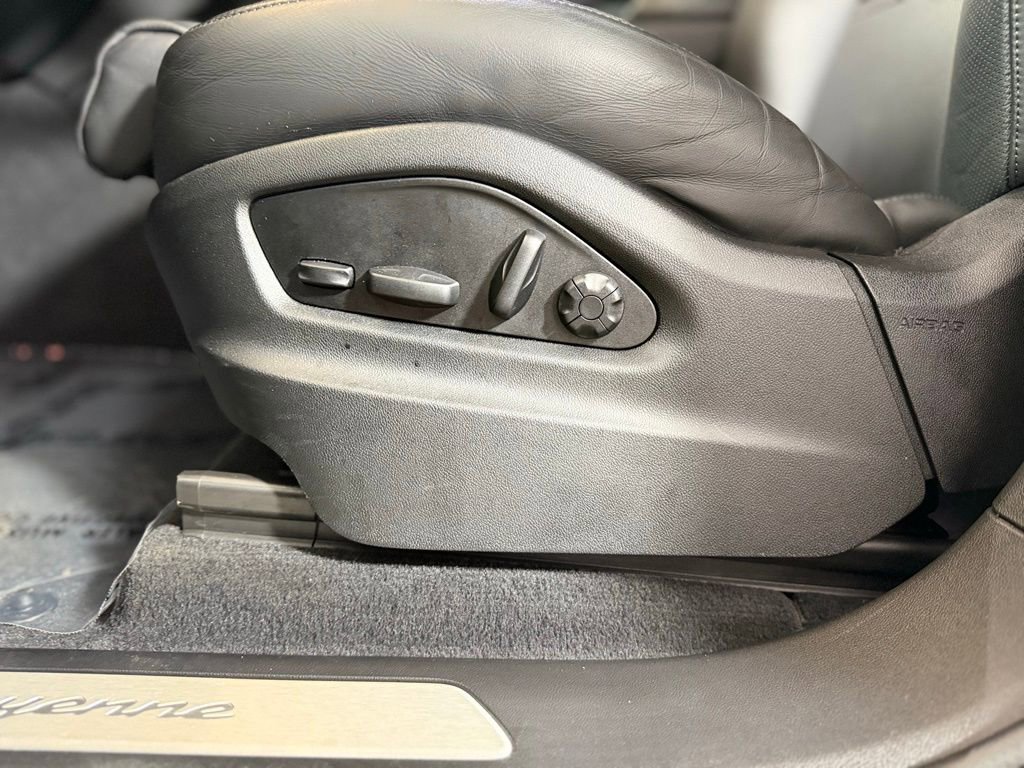 Used 2025 Porsche Cayenne Coupe w/ Premium Package Plus image 18