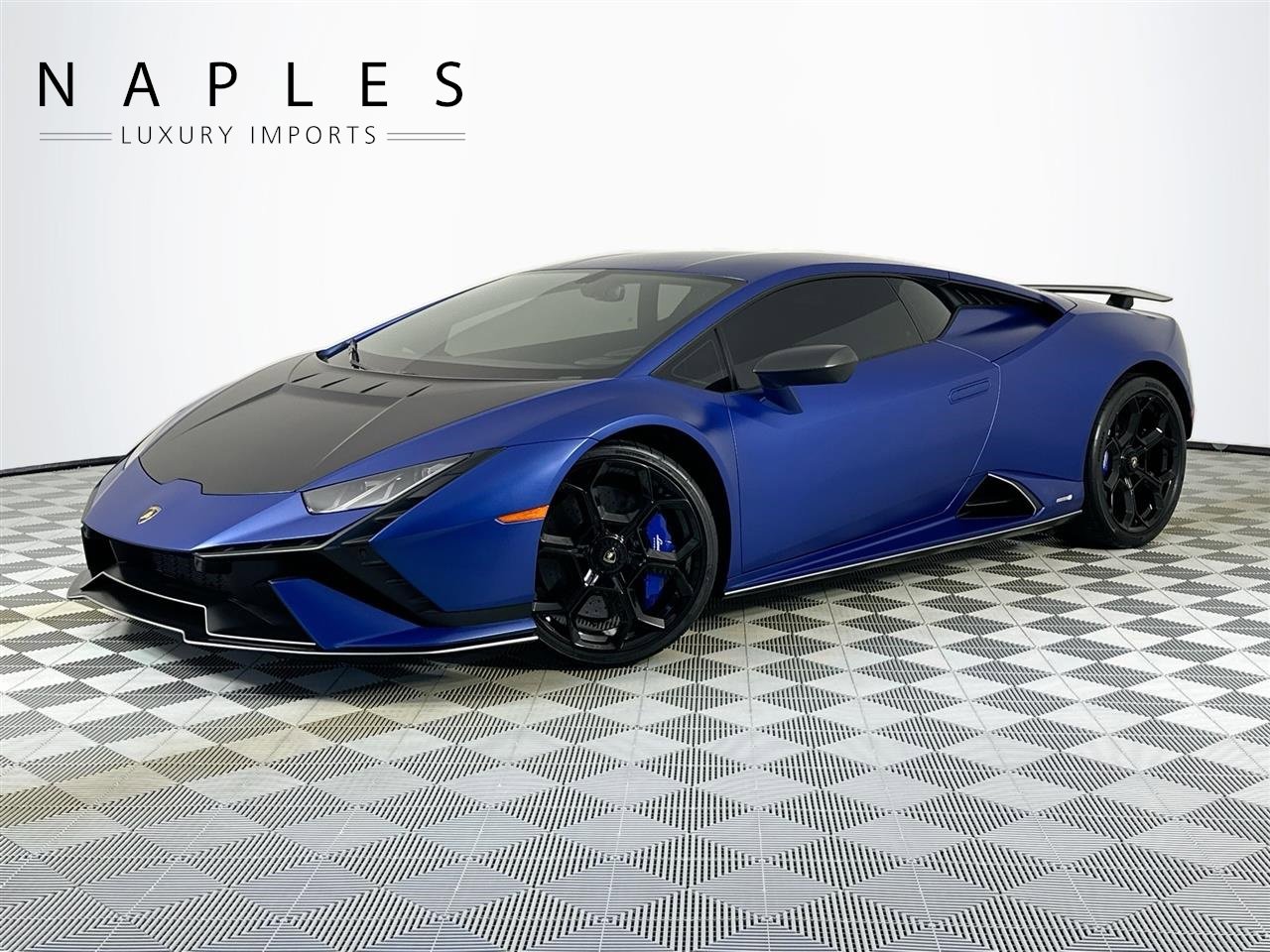 Used 2023 Lamborghini Huracan Tecnica image 1