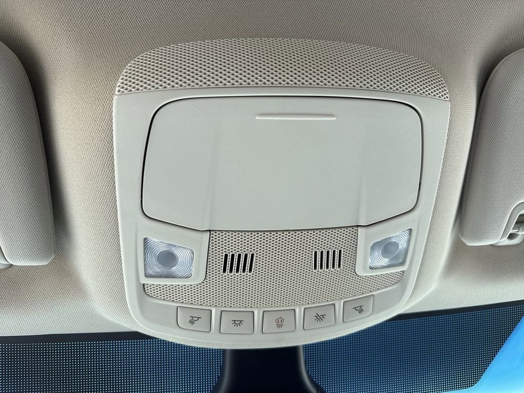 Used 2020 Ford Edge SE FWD image 15