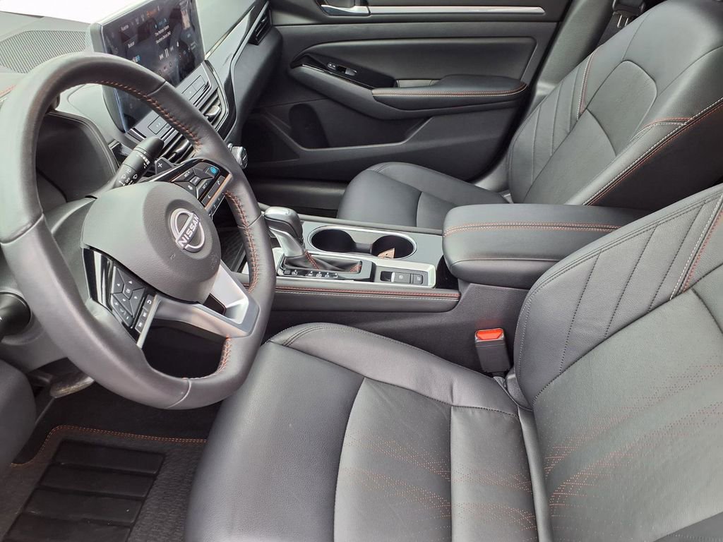 Used 2024 Nissan Altima 2.0 SR FWD image 16