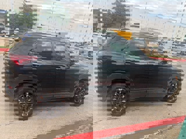 Used 2023 Chevrolet TrailBlazer LT FWD image 4