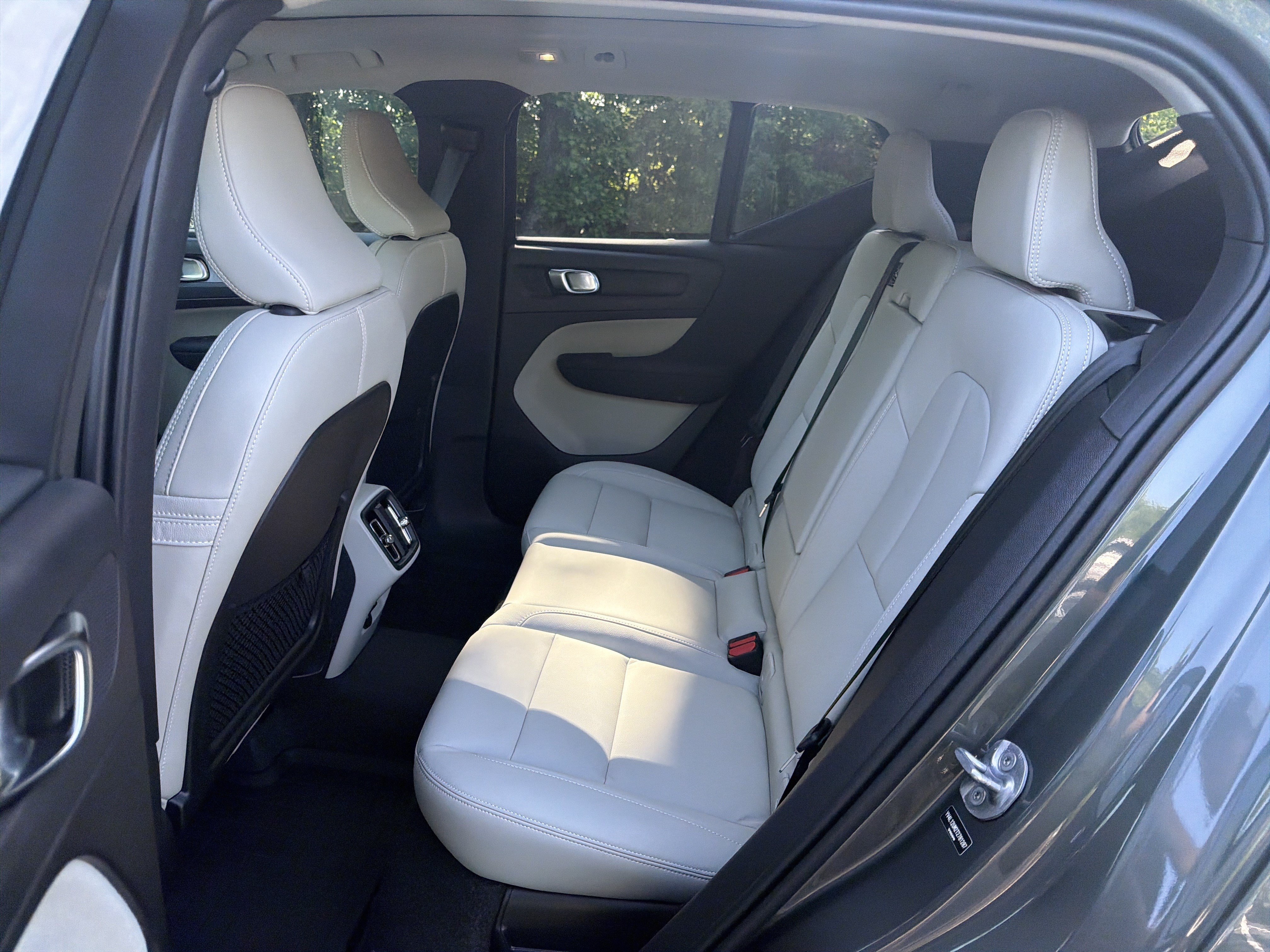 New 2026 Volvo XC40 B5 Ultra w/ Protection Package Premier AWD/4WD image 33