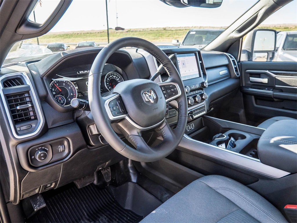 Used 2024 RAM 2500 Big Horn w/ Safety Group image 32