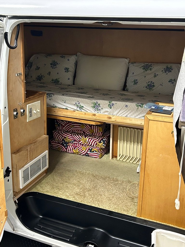 Used 2001 Dodge B3500 image 17