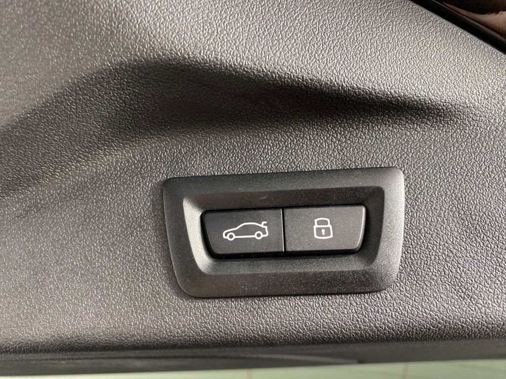 Certified 2025 BMW X7 M60i w/ Climate Comfort Package image 30