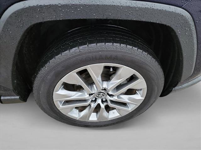 Used 2024 Toyota RAV4 XLE Premium FWD image 10