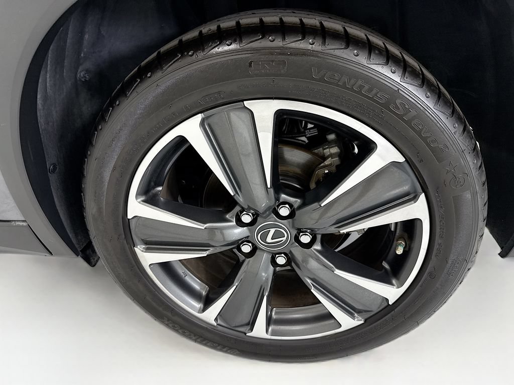 Used 2019 Lexus UX 200 FWD image 29