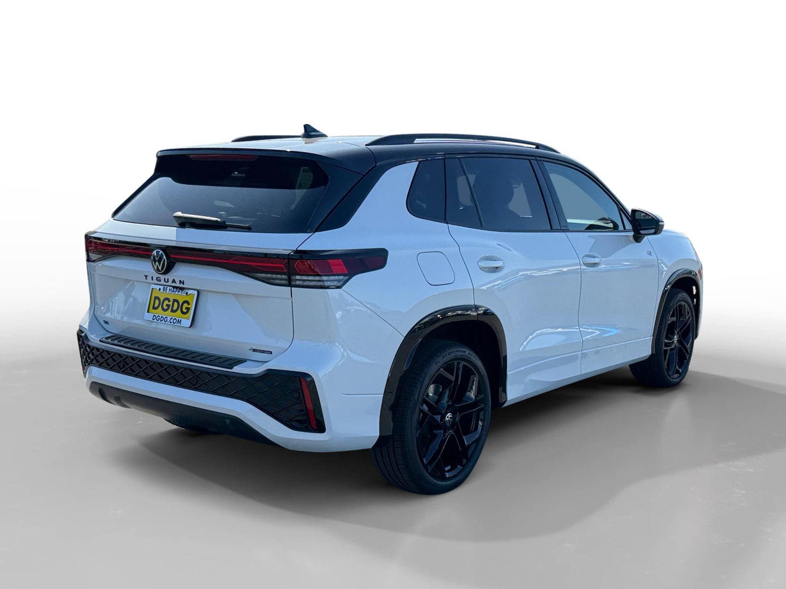 New 2026 Volkswagen Tiguan SE R-Line AWD/4WD image 5