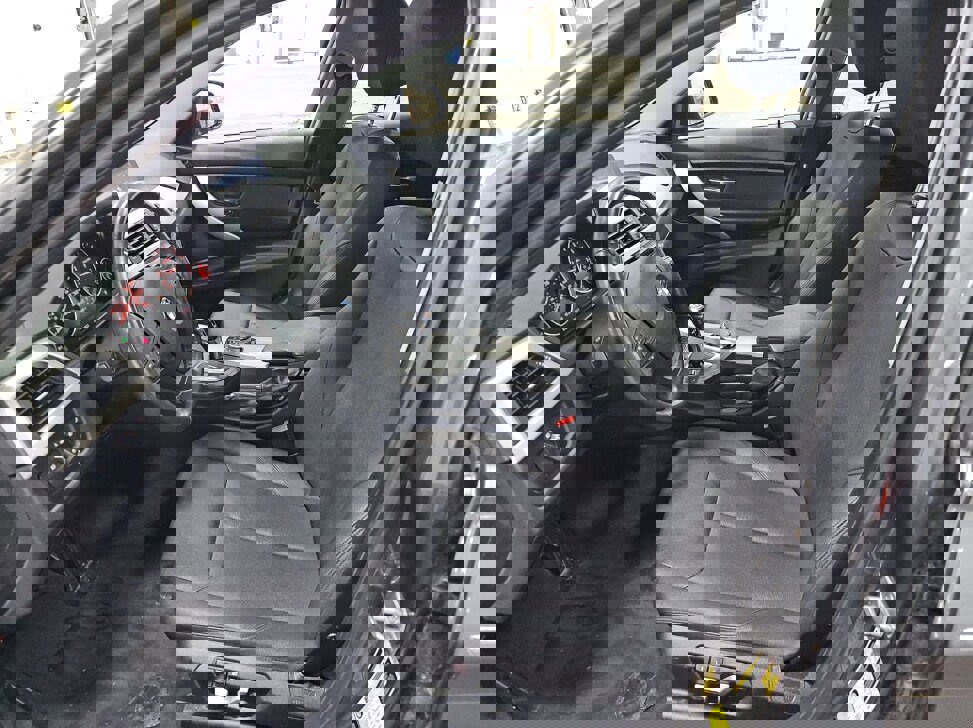 Used 2017 BMW 320i xDrive Sedan image 11