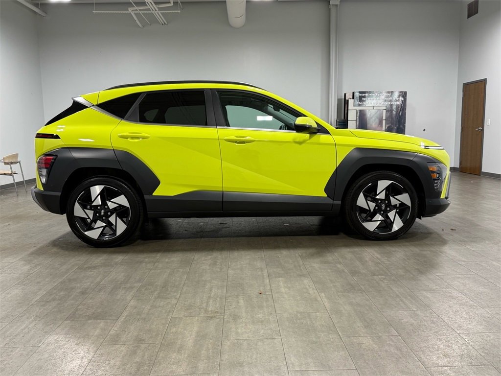 Used 2024 Hyundai Kona Limited image 3
