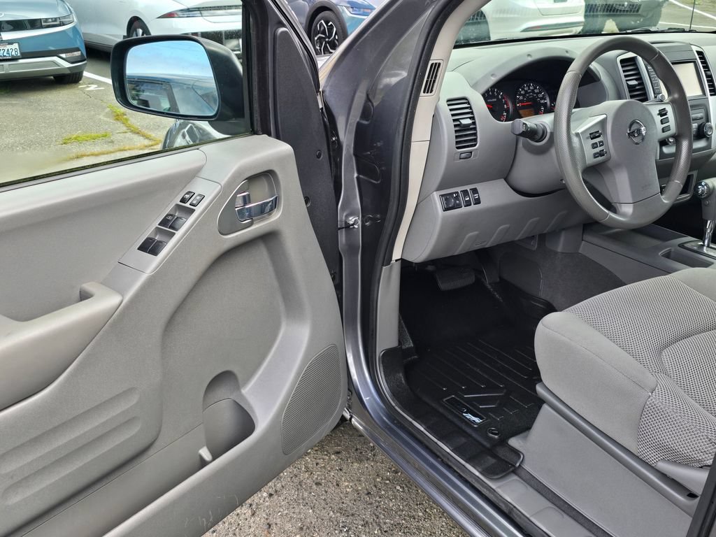 Used 2019 Nissan Frontier SV AWD/4WD image 17