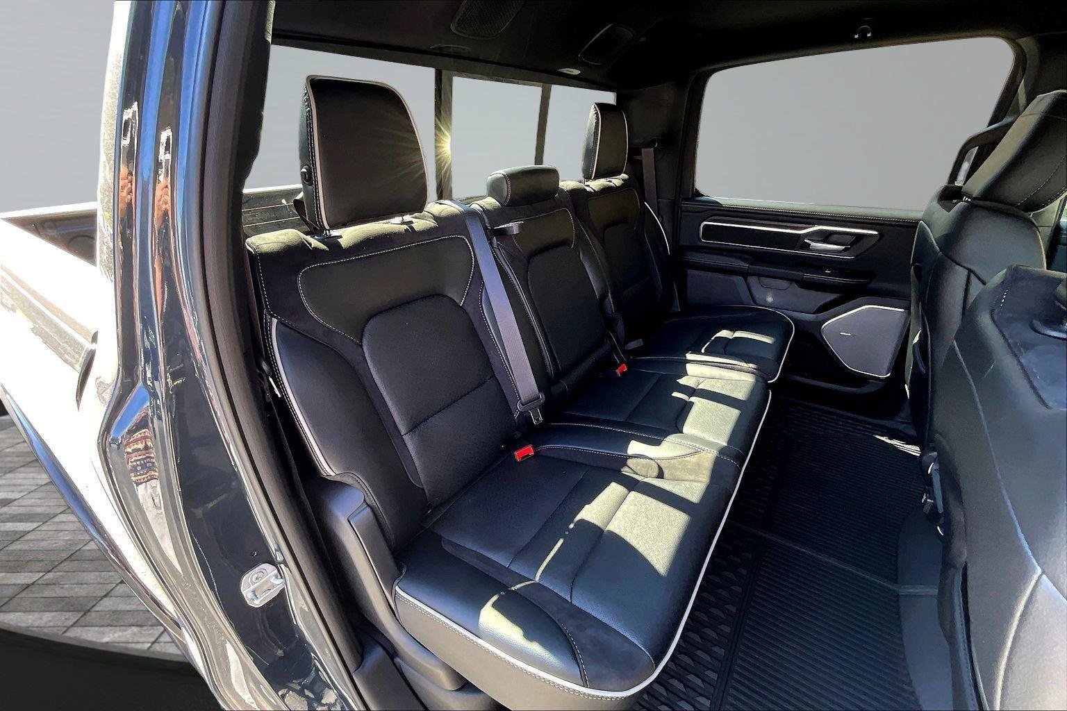 New 2026 RAM 1500 Laramie AWD/4WD image 9