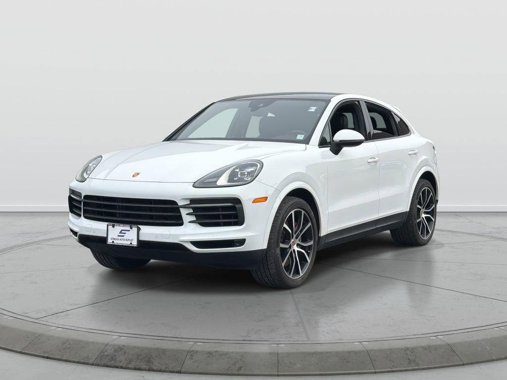 Used 2023 Porsche Cayenne Platinum Edition image 3